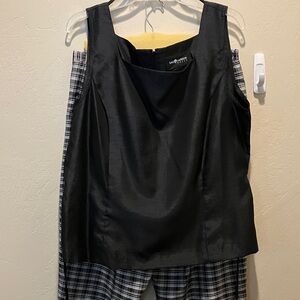 NWOT Sag Harbor Black Poly Scoop Neck Shell Top & Blk/Silvery White Plaid Capri